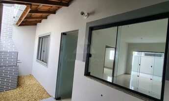 Imagem: CASA À VENDA COM 2 DORMITÓRIOS, 51m²