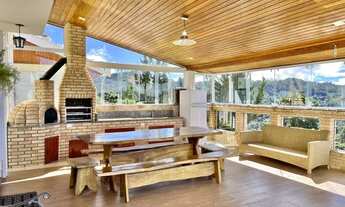 Imagem 3: Casa em condomínio fechado com linda vista em Campos do Jordão