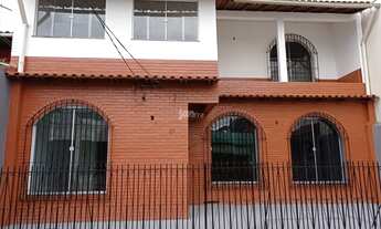 Imagem: Casa com 4 quartos(2 suítes) para alugar