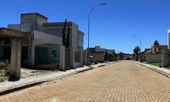 Imagem 7: Vendo lote murado e aterrado. Rua da Brasnica