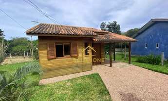 Imagem 2: Salomone vende Chalé com dois dormitórios em Condomínio Fechado