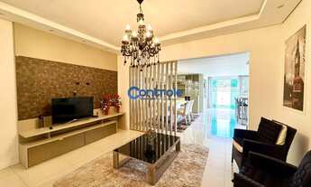 Imagem 2: Casa com suíte e closet, ampliada, decorada e com 2 vagas! Porteira fechada