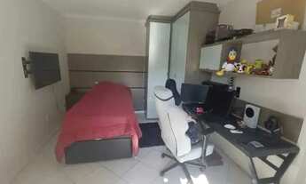 Imagem 5: Ampla casa com 4 suítes e 4 vagas de garage, piscina e área de festa espaçosa - Fazendinha