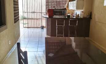 Imagem 7: Casa em quadra central