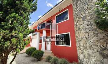 Imagem: Sobrado com 3 suítes e piscina à venda