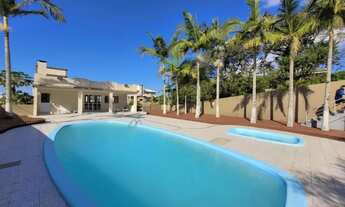 Imagem 2: Apartamento térreo semi mobiliado com 2 dormitórios à 400m da Praia do Santinho!