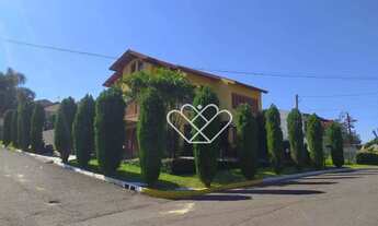 Imagem 2: Casa completa com piscina e salão de festas: ideal para morar ou investir