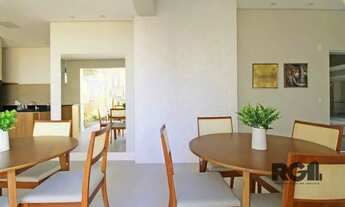 Imagem 6: Apartamento de três quartos com suíte e duas vagas de garagem no bairro Passo da Areia, em