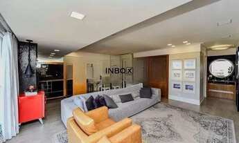 Imagem 2: Apartamento de 130 m² de área privativa, mobiliado, com 3 dormitórios, 3 suítes, 2 vagas