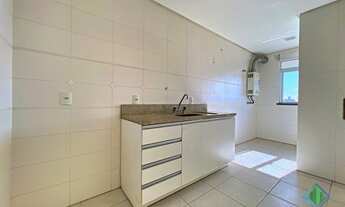 Imagem 3: Apartamento para venda tem 61 metros quadrados com 2 quartos em Barreiros - São José - SC