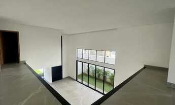 Imagem 5: Casa de condomínio sobrado para venda tem 450 metros quadrados com 4 quartos