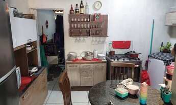 Imagem 2: Vendo Casa EM Rua comercial . Ótimo para quem quer morar ou colocar um comércio