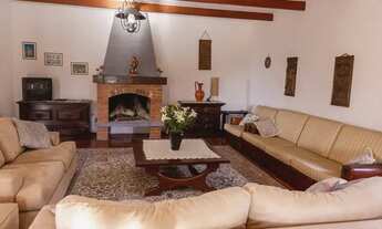 Imagem 5: Chácara para venda possui 210 metros quadrados com 4 quartos