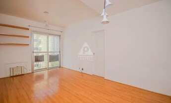 Imagem 2: Botafogo, sala quarto com vaga e varanda