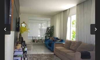 Imagem 2: Casa de condomínio para venda tem 417 metros quadrados com 4 quartos