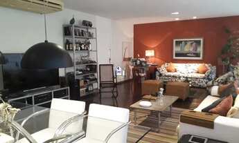 Imagem 3: Copacabana (Posto 1): Apartamento com 3 Quartos, sendo 1 Suíte, 2 Banheiros & Dependên