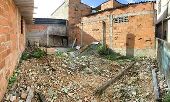 Imagem 2: Casa com quintal grande