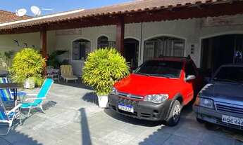 Imagem 2: Casa para venda possui 250 metros quadrados com 3 quartos em Caiçara - Praia Grande - SP