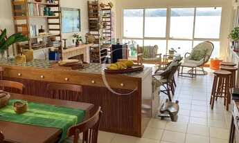 Imagem 5: Casa com vista espetacular, pés na areia em condomínio de Luxo em Angra dos Reis