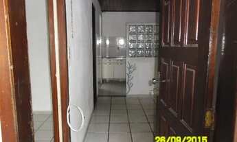 Imagem 2: Apartamento Duplex, 2/4 reversível para 3, em ótima localização, a 400m da praia de Itapuã