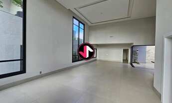 Imagem 6: Venda Incrível em Cuiabá: Casa Neoclássica no Condomínio Villa Jardim Bairro Parque Amperc