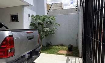 Imagem 2: Casa moderna e de alto padrão à venda no Bairro Bom Jardim - Maringá/PR