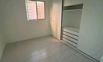 Imagem 3: Apartamento com 2 quartos, reformado, andar alto, próximo aos colégios