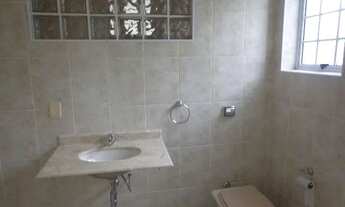 Imagem 5: Sobrado para aluguel possui 300 metros quadrados com 3 quartos