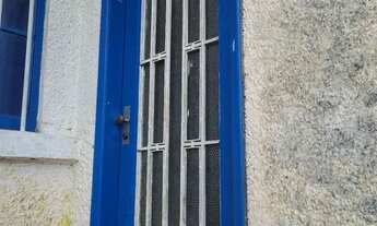 Imagem 4: Casa Quarto e Sala beira de Rua