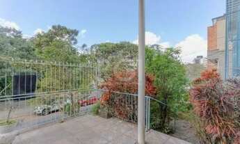 Imagem 2: Casa para Venda - 220m², 3 dormitórios, 2 vagas - Petrópolis