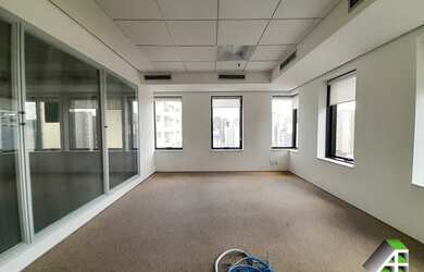 Imagem 5: ITAIM BIBI: Escritório reformado de 150m2 disponível para locação e venda