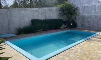 Imagem 2: Linda casa em Alphaville, 4 Dormitórios sendo 2 suítes, lazer com piscina e churrasqueira