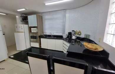 Imagem 4: Casa triplex em condomínio fechado na Praia de Palmas em Governador Celso Ramos - SC