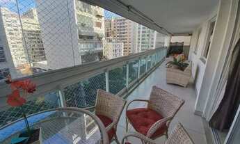 Imagem 2: Apartamento para venda possui 190 metros quadrados com 4 quartos em Gonzaga - Santos - SP