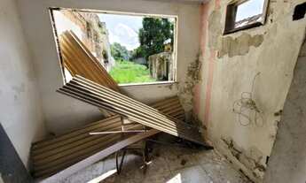 Imagem 2: Bento Ribeiro (Estrada Henrique de Melo) Casa Sala 2Qts Coz Bh Qt