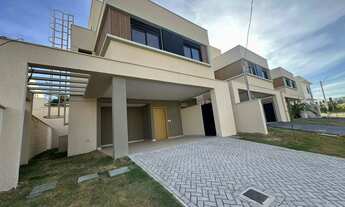 Imagem 3: Sobrado para venda tem 181 metros quadrados com 4 quartos