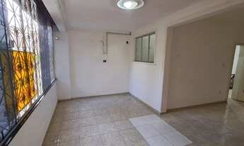 Imagem 6: Casa 02 pavimentos em frente ao colégio IDEAL