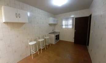 Imagem 7: Alugo excelente quitinete, com cozinha separa, área de serviço e varanda, em Nova Friburgo