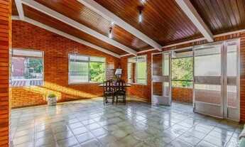 Imagem: Casa com 6 quartos e pátio no Bairro Higienópolis