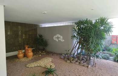 Imagem 4: Apartamento de 2 dormitórios e dependência, 1 Vaga de Garagem em POA