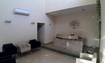 Imagem 2: Sala completamente mobiliada para oftalmologista com localização estratégica