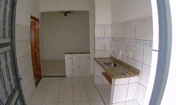 Imagem 4: Casa em pequena vila tranquila