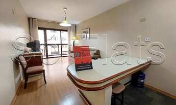 Imagem 2: Flat disponível para locação mobiliado com serviços com 1 dormitório e sala com varanda no