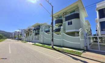 Imagem: Casa triplex em condomínio fechado na Praia