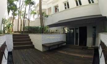 Imagem 2: Belíssima casa em condomínio na Chácara Monte Alegre. Alto padrão e estilo clássico