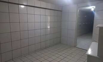 Imagem 6: Casa para aluguel possui 220 metros quadrados com 5 quartos