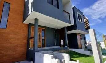 Imagem 2: Sobrado para Venda em Garopaba, Ambrósio, 3 dormitórios, 1 suíte, 1 banheiro, 1 vaga