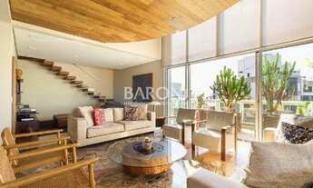 Imagem 2: Venda no Itaim, magnífica cobertura com pé direito duplo, totalmente reformada, 368 m² úte