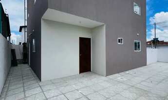 Imagem: Clau/ casa com 3 quartos e com 2 vagas de