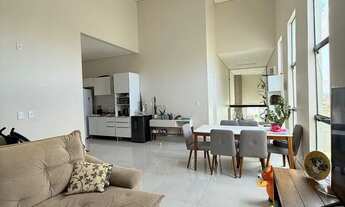 Imagem 2: Casa de alto padrão em condomínio fechado